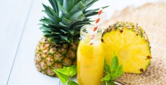 Jus d’ananas aux feuilles péyi